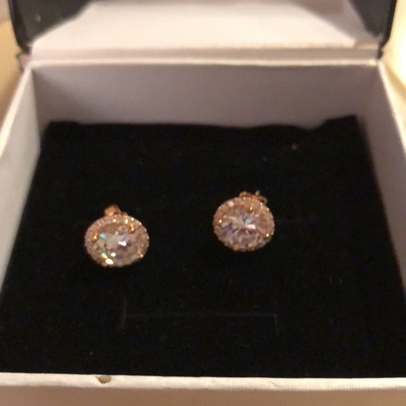 Rose Gold Button Earrings 💎 - Picture 5 of 10